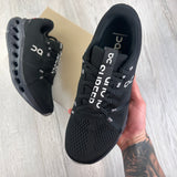 On Running Cloud Surfer Mesh Black Runners